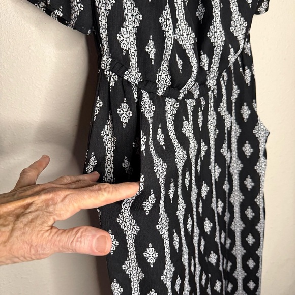 A.U.W. On/Off Shoulder Jumpsuit Black/White Print Wide Leg Bows Women’s Size 10 - Picture 3 of 14